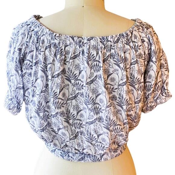 CUPCAKES & CASHMERE Blue & White Floral Off Shoulder Crop Blouse ~ Womens MEDIUM - Picture 4 of 6
